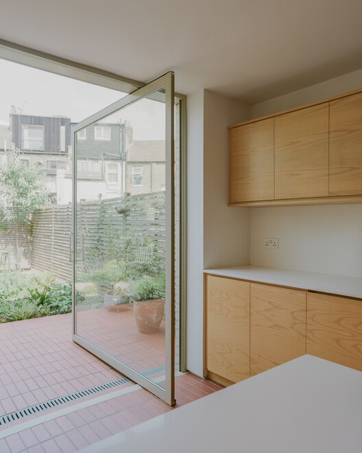 Denmark Hill / TYPE - Interior Photography, Glass