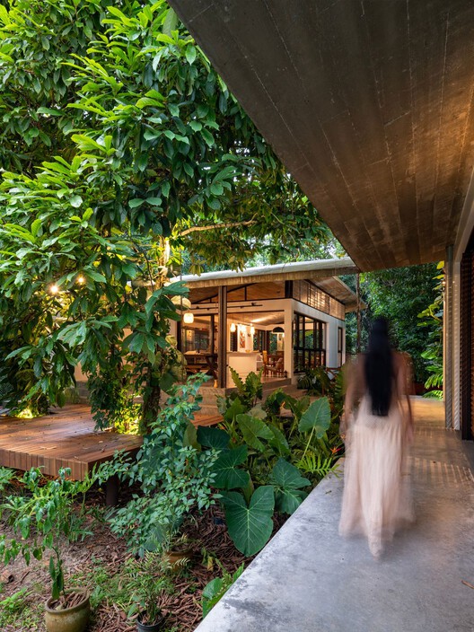 Casa Cajuí / Laurent Troost Architectures - Fotografia de Exterior, Madeira, Jardim