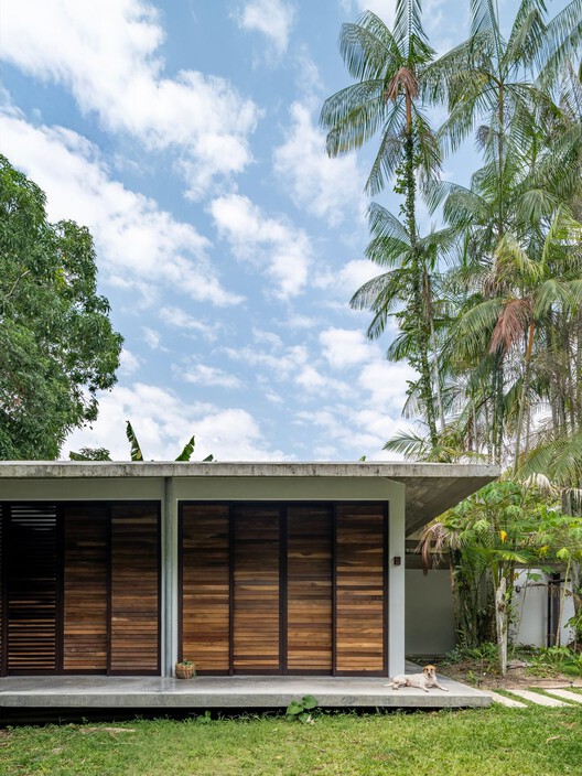 Casa Cajuí / Laurent Troost Architectures - Fotografia de Exterior, Madeira