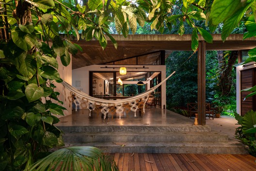 Casa Cajuí / Laurent Troost Architectures - Imagem 22 de 37