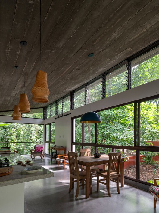 Casa Cajuí / Laurent Troost Architectures - Fotografia de Interiores, Sala de Jantar, Madeira, Vidro, Cadeira, Viga