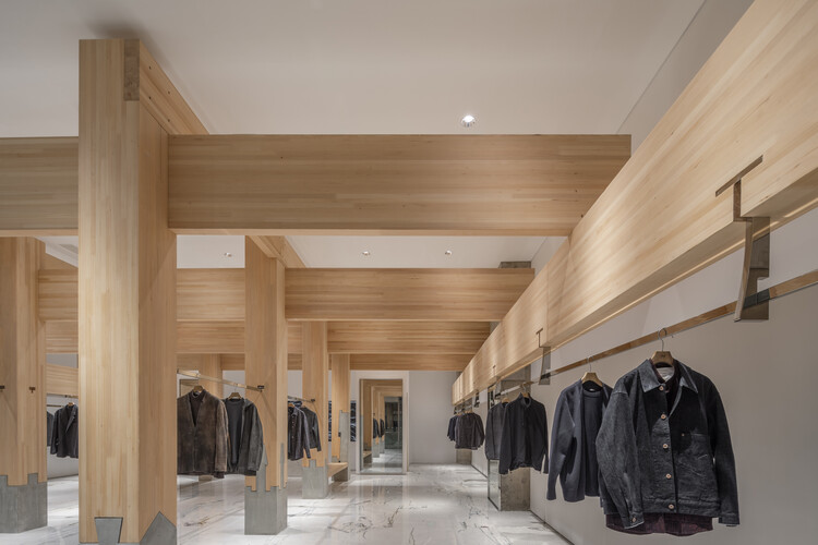 禅之柱，单农太原万象城店 / 罗宇杰工作室 LUOstudio - 室内图, 壁橱, 木头, 玻璃