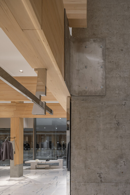 禅之柱，单农太原万象城店 / 罗宇杰工作室 LUOstudio - 室内图, 木头, 玻璃