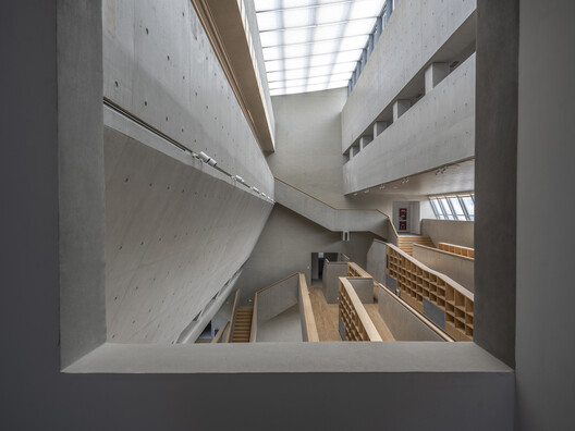 Library of the High School Affiliated to Nanjing Normal University, Xiaozhuang Campus / Atelier FCJZ Library of the High School Affiliated to Nanjing Normal University, Xiaozhuang Campus / Atelier FCJZ - Interior Photography, Wood