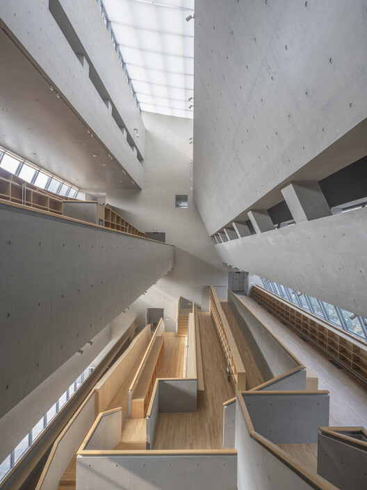 Library of the High School Affiliated to Nanjing Normal University, Xiaozhuang Campus / Atelier FCJZ Library of the High School Affiliated to Nanjing Normal University, Xiaozhuang Campus / Atelier FCJZ - Image 13 of 39