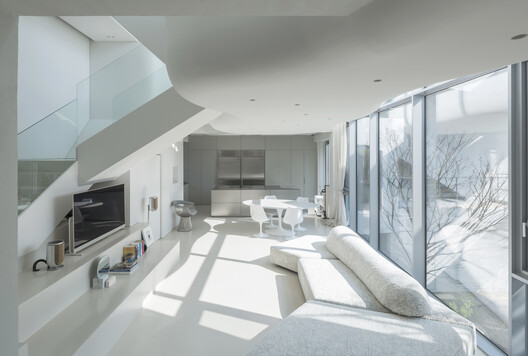 HO-UN House / IROJE KHM Architects - Interior Photography, Lighting, Sofa, Chair, Glass