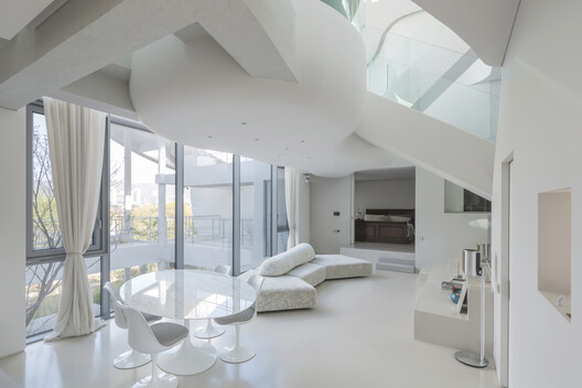 HO-UN House / IROJE KHM Architects - Interior Photography, Living Room, Glass, Chair