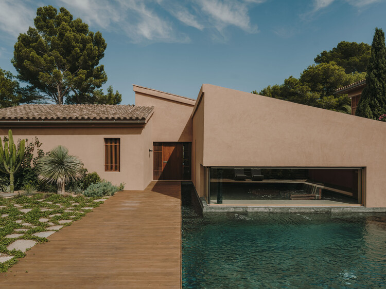 Mallorca Villa / Holzrausch - Exterior Photography, Interior Design, Courtyard