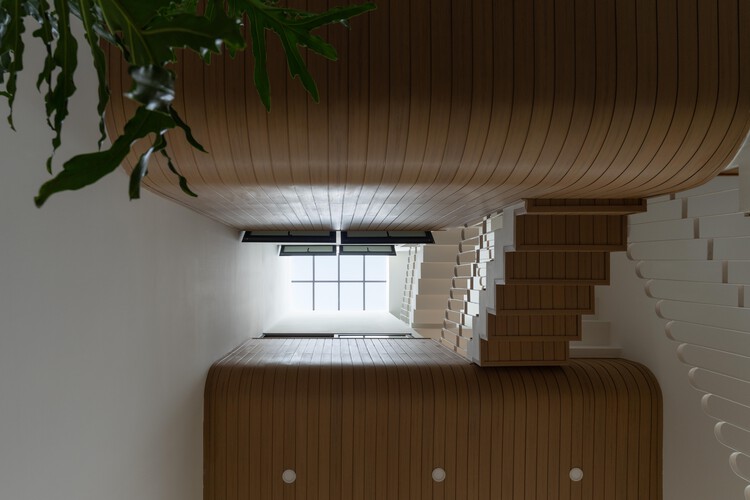 Casa Nam / 90odesign - Fotografia de Interiores, Madeira, Iluminação, Escada