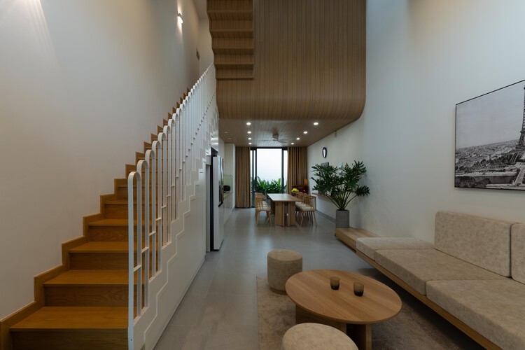 Casa Nam / 90odesign - Fotografia de Interiores, Madeira, Iluminação, Escada