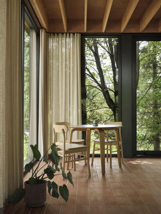 Residencia Saint-Ferréol Résidence / Jérôme Lapierre Architecte Residencia Saint-Ferréol Résidence / Jérôme Lapierre Architecte - Fotografía interior, Madera, Sillas