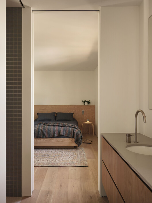 Residencia Saint-Ferréol Résidence / Jérôme Lapierre Architecte Residencia Saint-Ferréol Résidence / Jérôme Lapierre Architecte - Fotografía interior, Baño, Madera, Dormitorio, Camas