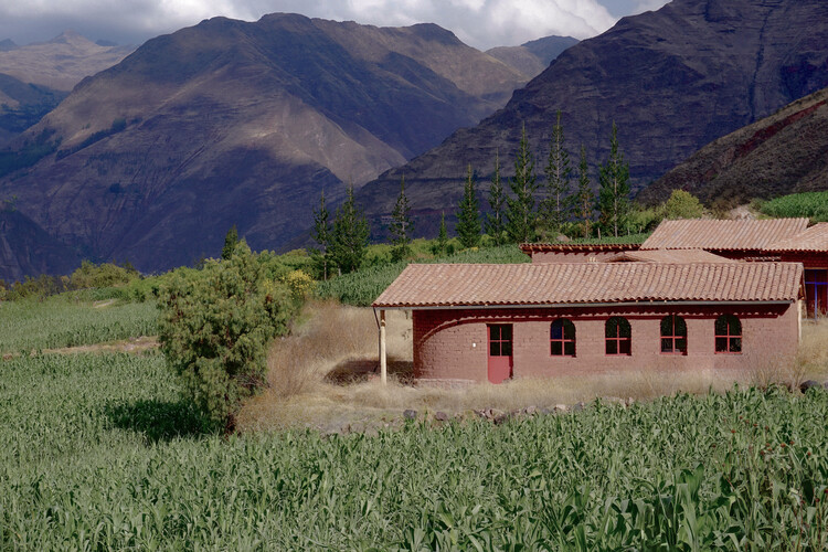 Quincho Bernarda / Taller MACAA (Misión de Arquitectura, Construcción y Arte en los Andes) - Fotografía exterior, Centro Comunitario