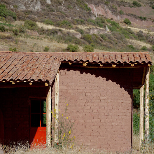 Centro Comunitario Quincho Bernarda / Taller MACAA (Misión de Arquitectura, Construcción y Arte en los Andes) Centro Comunitario Quincho Bernarda / Taller MACAA (Misión de Arquitectura, Construcción y Arte en los Andes) - Fotografía exterior