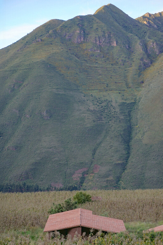 Centro Comunitario Quincho Bernarda / Taller MACAA (Misión de Arquitectura, Construcción y Arte en los Andes) Centro Comunitario Quincho Bernarda / Taller MACAA (Misión de Arquitectura, Construcción y Arte en los Andes) - Fotografía exterior