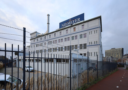 Studioninedots Transforms a Former Tobacco Factory into a Mixed-Use Urban Complex in Groningen, Netherlands Studioninedots Transforms a Former Tobacco Factory into a Mixed-Use Urban Complex in Groningen, Netherlands - Image 12 of 16