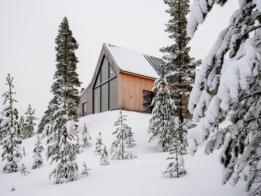 House on a Hill / Pirinen Salo Oy House on a Hill / Pirinen Salo Oy - Image 12 of 27