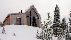 House on a Hill / Pirinen Salo Oy