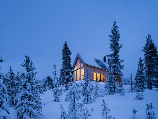 House on a Hill / Pirinen Salo Oy House on a Hill / Pirinen Salo Oy - Exterior Photography