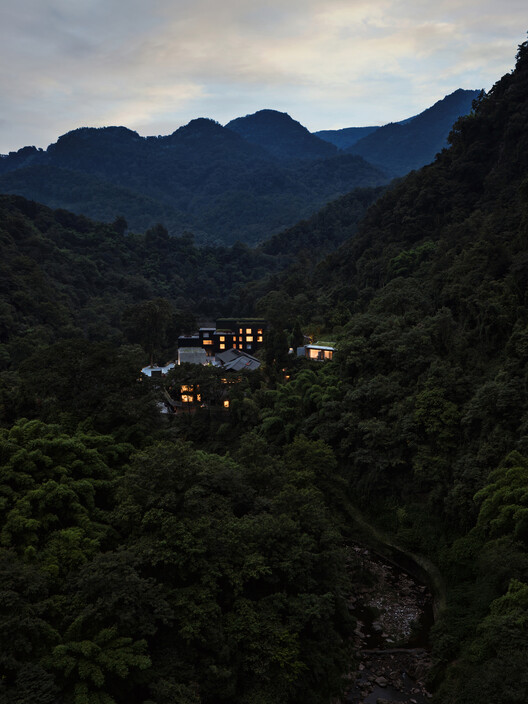 ZOLAND·Emei, Resort  / Studio J. Bridgland - Image 28 of 44