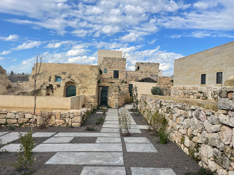 Palestinian Architect Suad Amiry Wins 2025 Great Arab Minds Award in Architecture and Design - Image 3 of 8