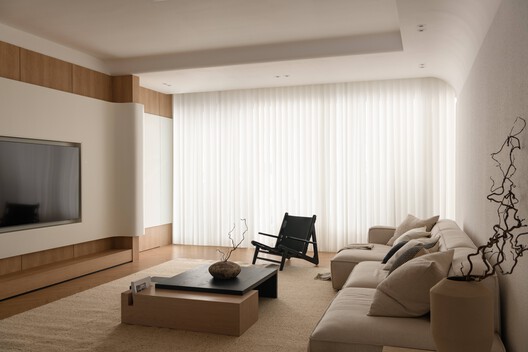 Sorairo Apartment / J HOUS STUDIO - Interior Photography, Living Room, Wood, Sofa, Lighting