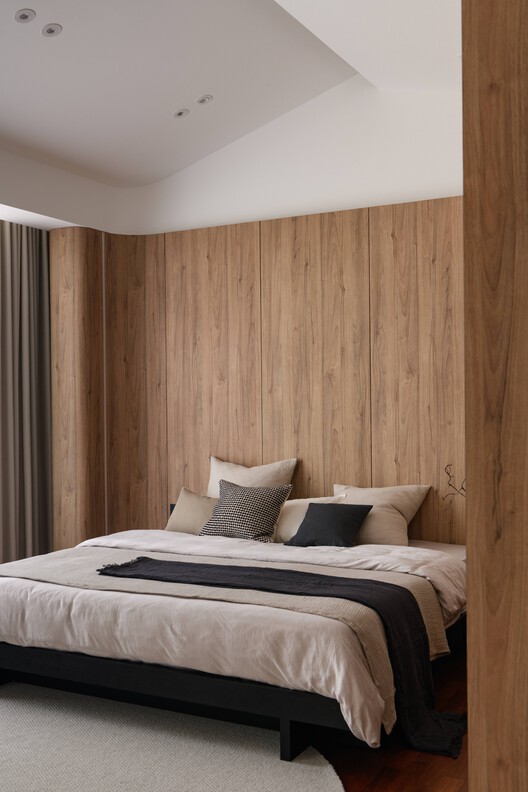 Sorairo Apartment / J HOUS STUDIO - Interior Photography, Bedroom, Bed, Wood, Lighting