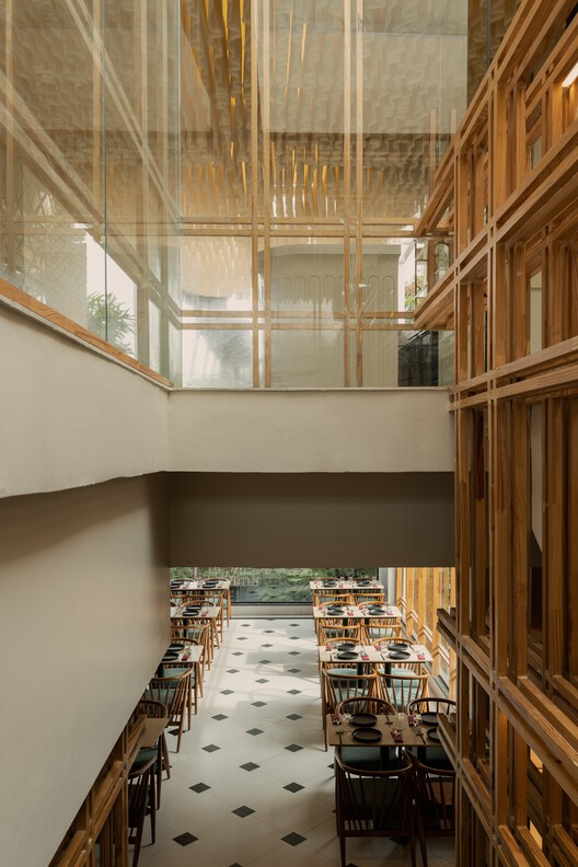 Osaka Pan Asian Restuarant / Fellow Yellow Design Studio - Interior Photography, Wood, Glass
