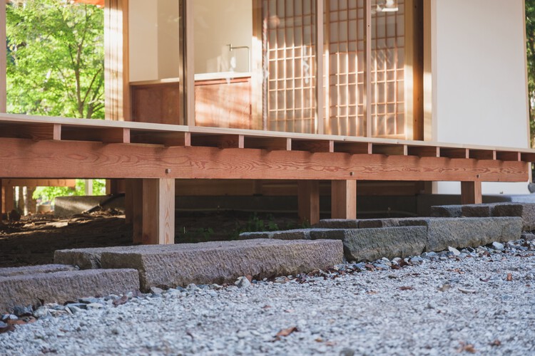 Shrine Office / Sobokuya Inc. + Estudio de arquitecto privado - Imagen 14 de 15