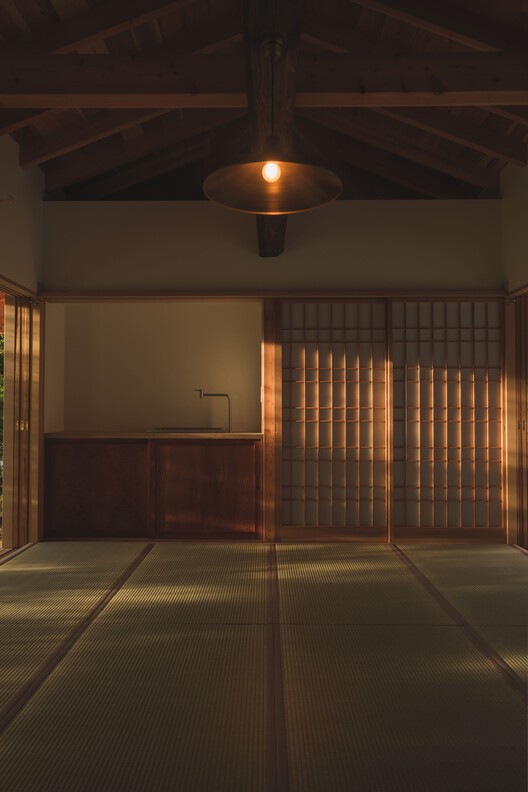 The Shrine Office / Sobokuya Inc. + PRIVATE Architect Studio The Shrine Office / Sobokuya Inc. + PRIVATE Architect Studio - Interior Photography, Wood, Lighting