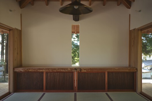 The Shrine Office / Sobokuya Inc. + PRIVATE Architect Studio The Shrine Office / Sobokuya Inc. + PRIVATE Architect Studio - Interior Photography, Wood, Beam