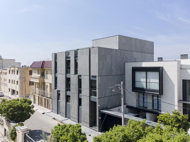 Residential NO. 18 / FAAM Office - Apartments