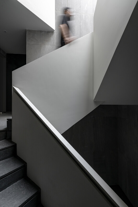 Residential NO. 18 / FAAM Office - Image 9 of 34