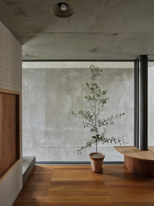 A Model of Sporadic Thoughts / FHHH friends - Interior Photography, Bathroom, Concrete