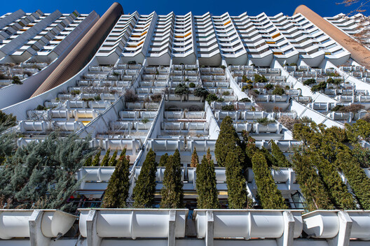 Wohnpark Alterlaa: Vienna’s Monumental Vision for Everyday Life Wohnpark Alterlaa: Vienna’s Monumental Vision for Everyday Life - Image 9 of 33