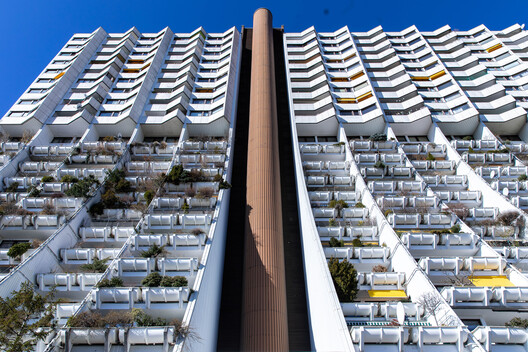 Wohnpark Alterlaa: Vienna’s Monumental Vision for Everyday Life Wohnpark Alterlaa: Vienna’s Monumental Vision for Everyday Life - Image 4 of 33