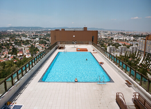 Wohnpark Alterlaa: Vienna’s Monumental Vision for Everyday Life Wohnpark Alterlaa: Vienna’s Monumental Vision for Everyday Life - Image 2 of 33