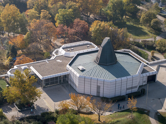 Wohnpark Alterlaa: Vienna’s Monumental Vision for Everyday Life Wohnpark Alterlaa: Vienna’s Monumental Vision for Everyday Life - Image 13 of 33