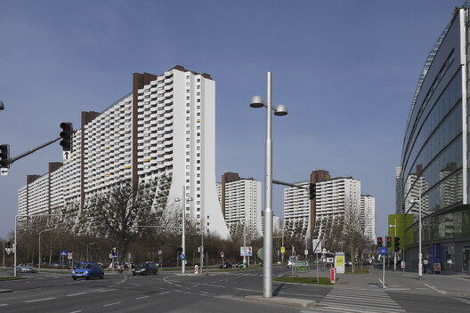 Wohnpark Alterlaa: Vienna’s Monumental Vision for Everyday Life Wohnpark Alterlaa: Vienna’s Monumental Vision for Everyday Life - Image 14 of 33
