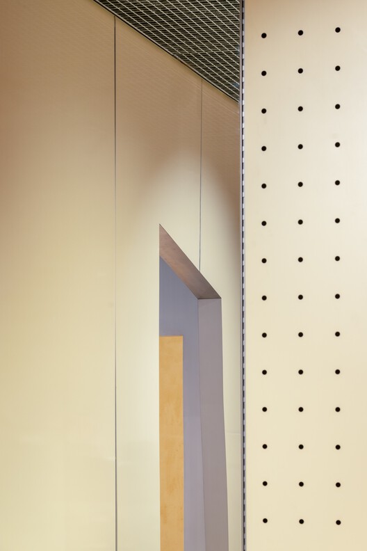 Plan C Frame Flagship Store / (ab)NORMAL + APRIL - Imagem 17 de 24