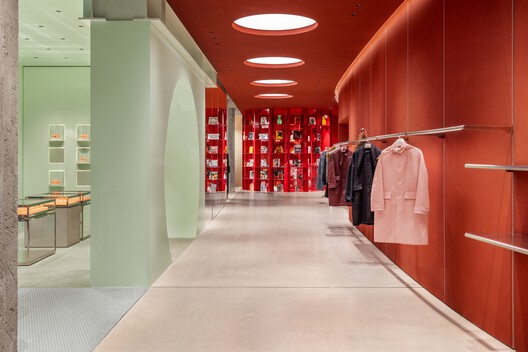 Plan C Frame Flagship Store / (ab)NORMAL + APRIL