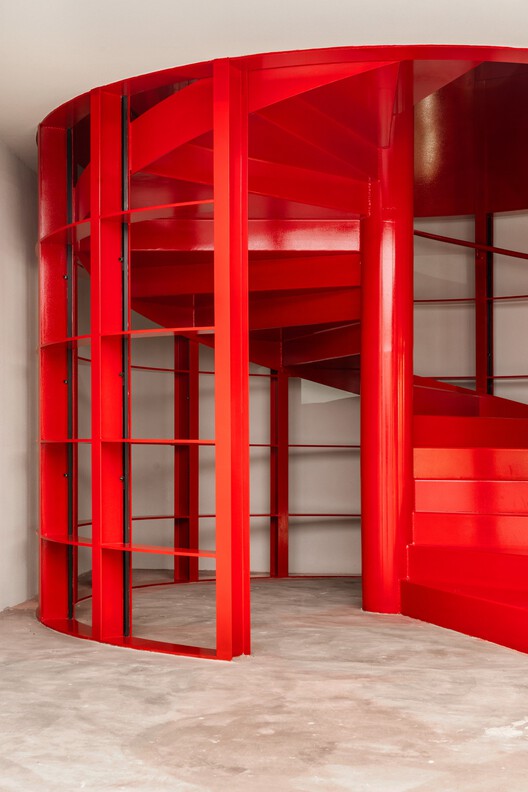 Plan C Frame Flagship Store / (ab)NORMAL + APRIL - Imagem 13 de 24