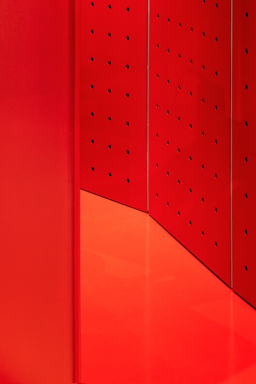 Plan C Frame Flagship Store / (ab)NORMAL + APRIL - Imagem 15 de 24