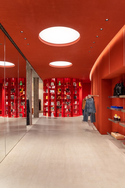 Plan C Frame Flagship Store / (ab)NORMAL + APRIL - Fotografia de Interiores, Armário, Iluminação, Vidro