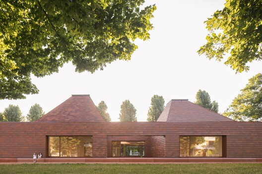 Kinder Rain Kindergarten / AACM - Atelier Architettura Chinello Morandi