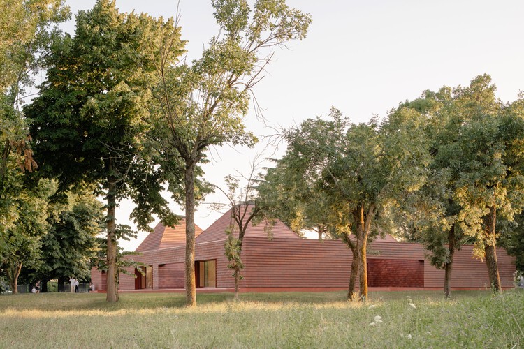 Kinder Rain / AACM - Atelier Architettura Chinello Morandi - Fotografía exterior, madera