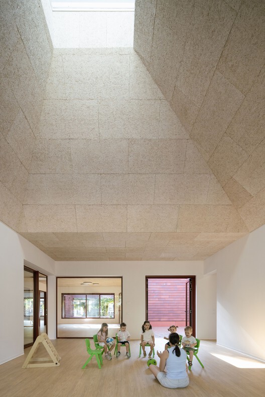 Kinder Rain / AACM - Atelier Architettura Chinello Morandi - Fotografía de interiores, Madera