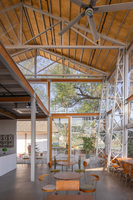 new 33 coffee / Hill Architecture - Interior Photography, Wood, Beam