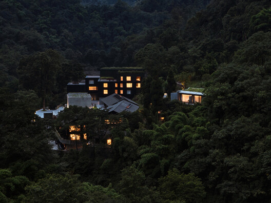 ZOLAND·Emei, Resort  / Studio J. Bridgland - Exterior Photography