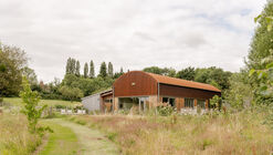 Dutch Barn House  / RX Architects